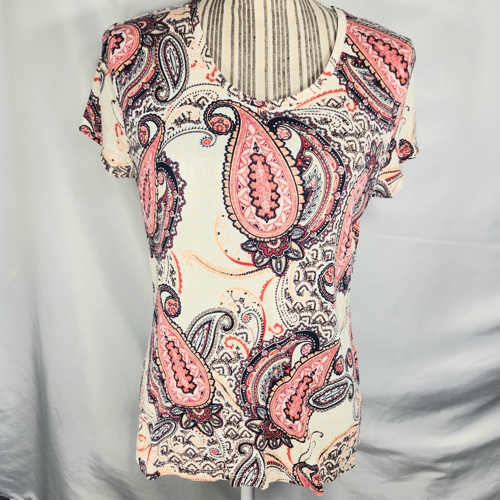 Croft & Barrow Classic Tee Ivory Multi Paisley Short Sleeve Top Size Medium